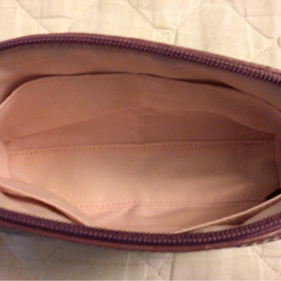 Women’s Coach makeup bag/ wallet - Picture 4 of 6